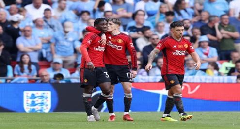 مانشستر يونايتد يبحث عن تدعيم خط الدفاع.. ظهير بايرن على الرادار